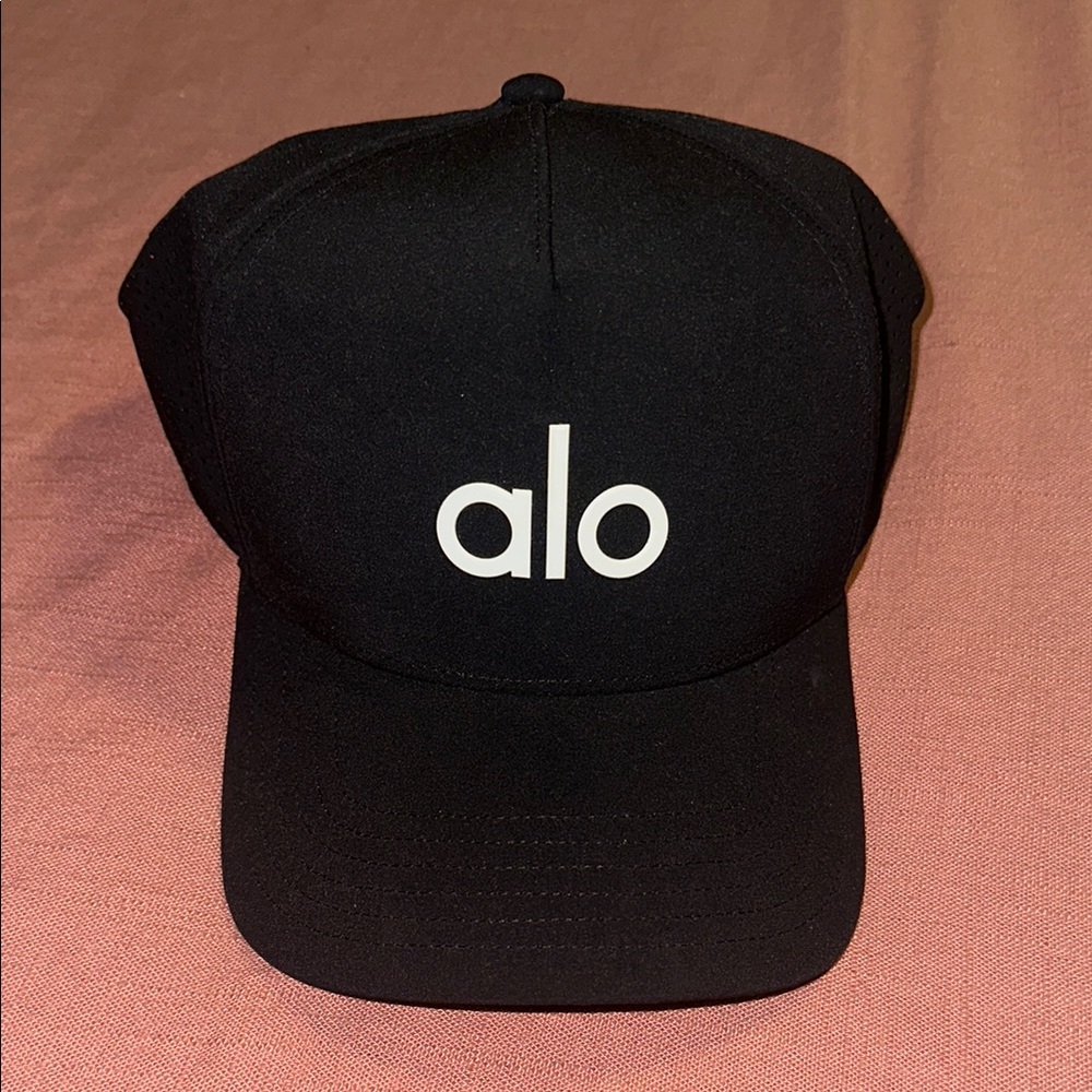 ALO Yoga Classic Black Cap